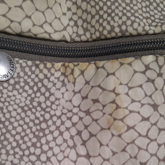 Travelon Shoulder Bag with Sophisticated Design - Picture 6 of 7